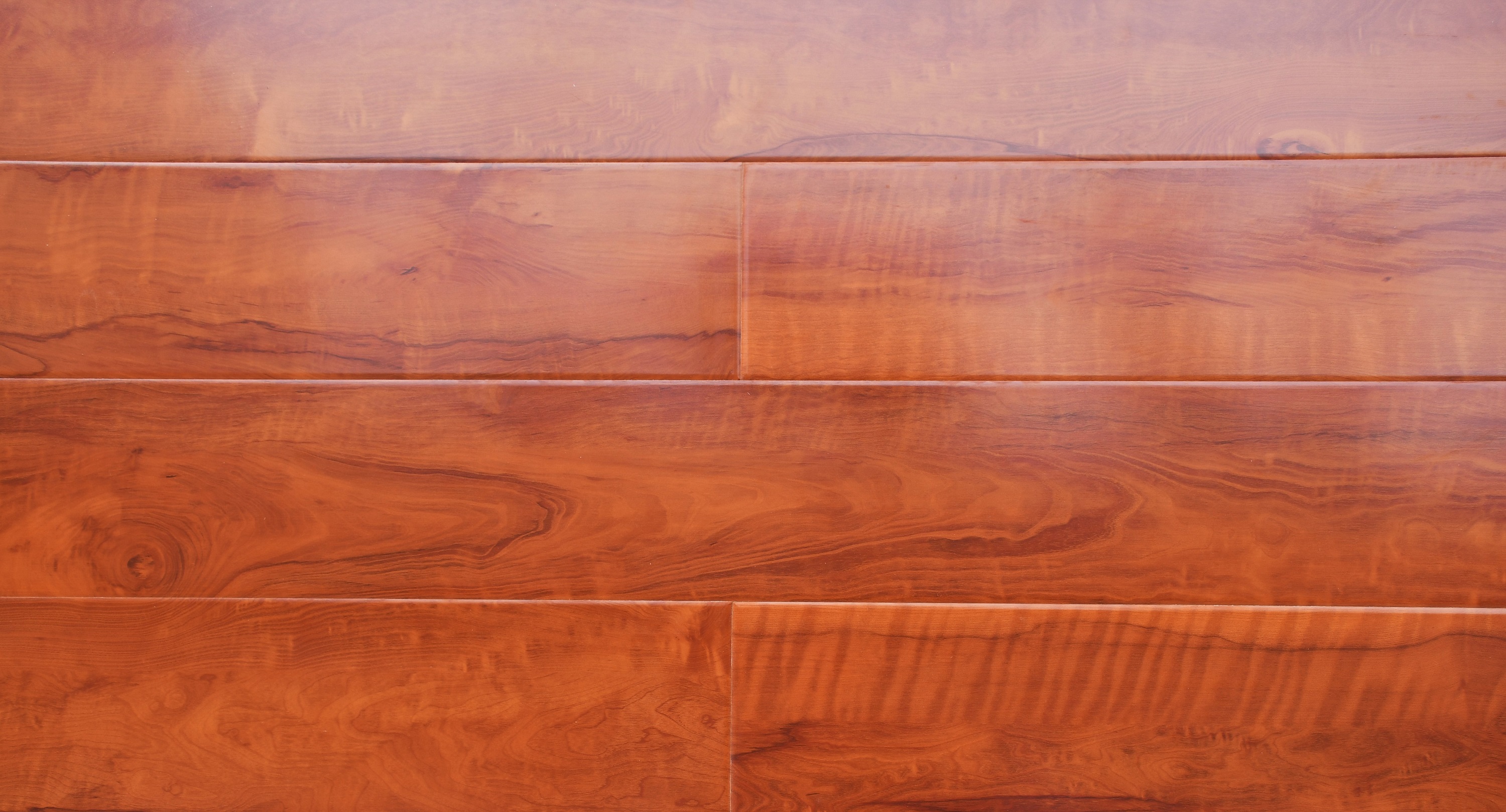 如何选购实木复合地板，实木复合地板选购四看